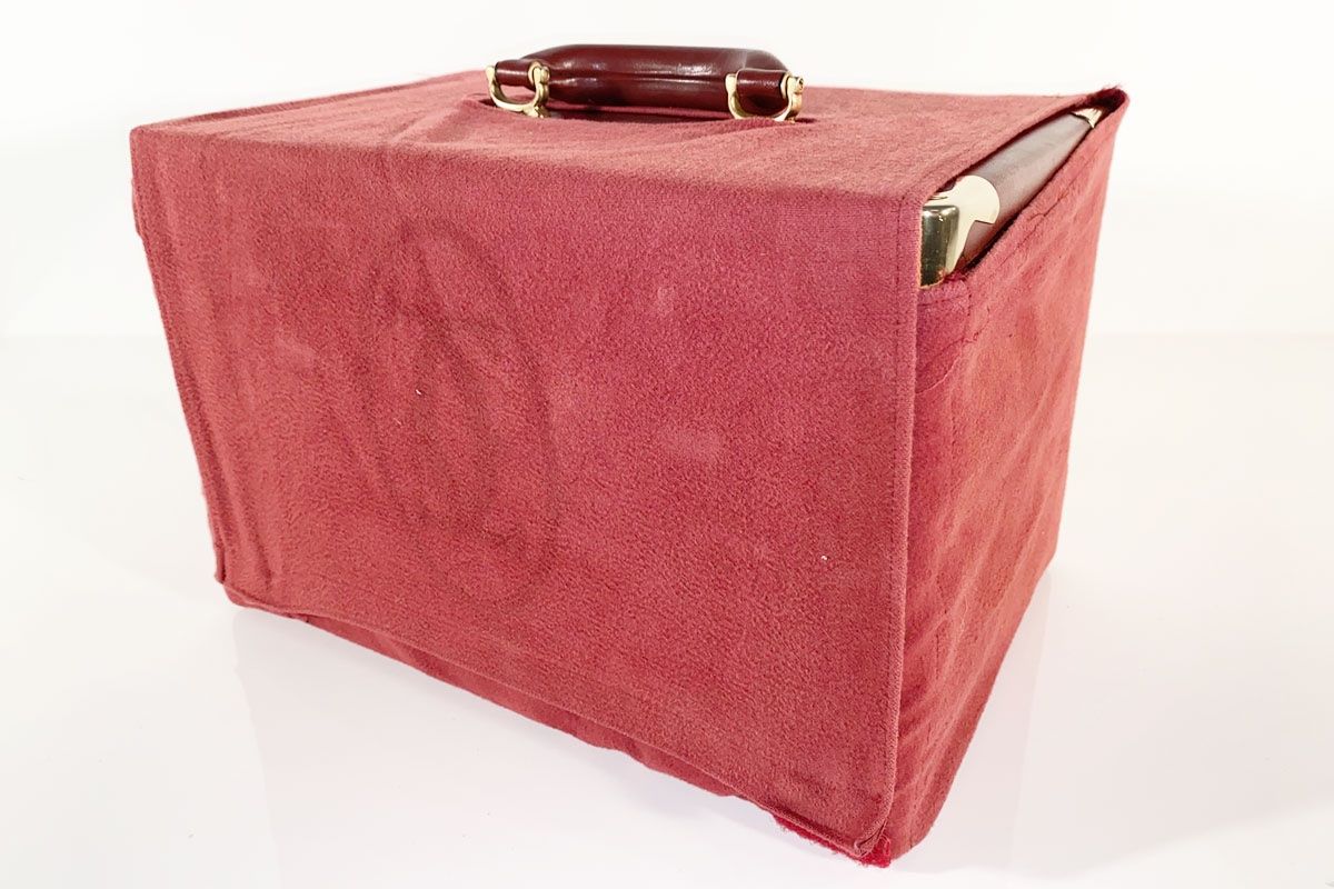Custodie per cosmetici: Cartier Vanity Case Beauty Case Leder weinrot – Usato da Ballwil venduto da ClassicGallery
