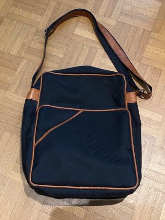 Reisetasche / Umhängetasche schwarz