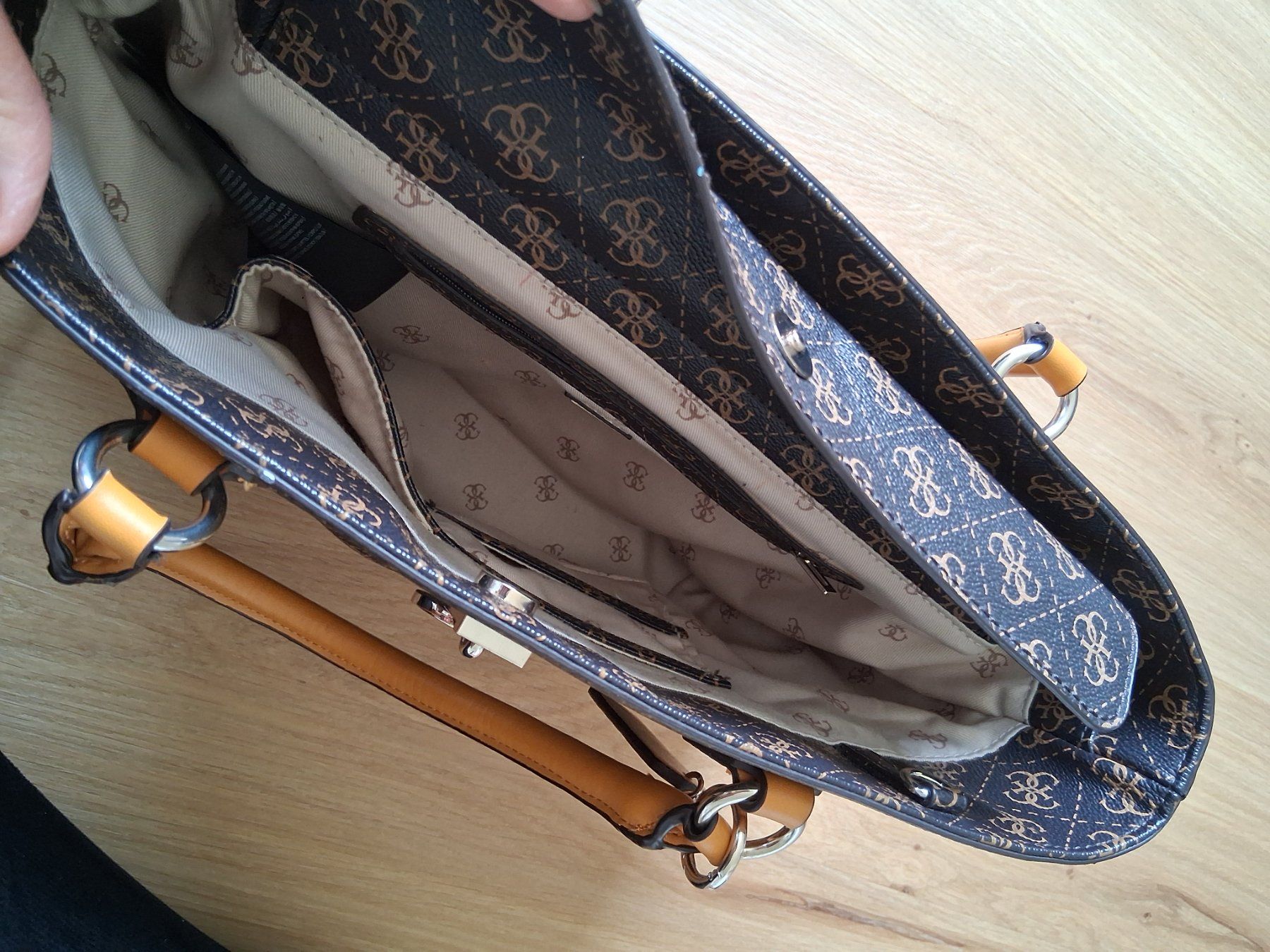 Guess Borse da donna: Guess Handtasche – Usato da Lengnau AG venduto da Nathi88 6