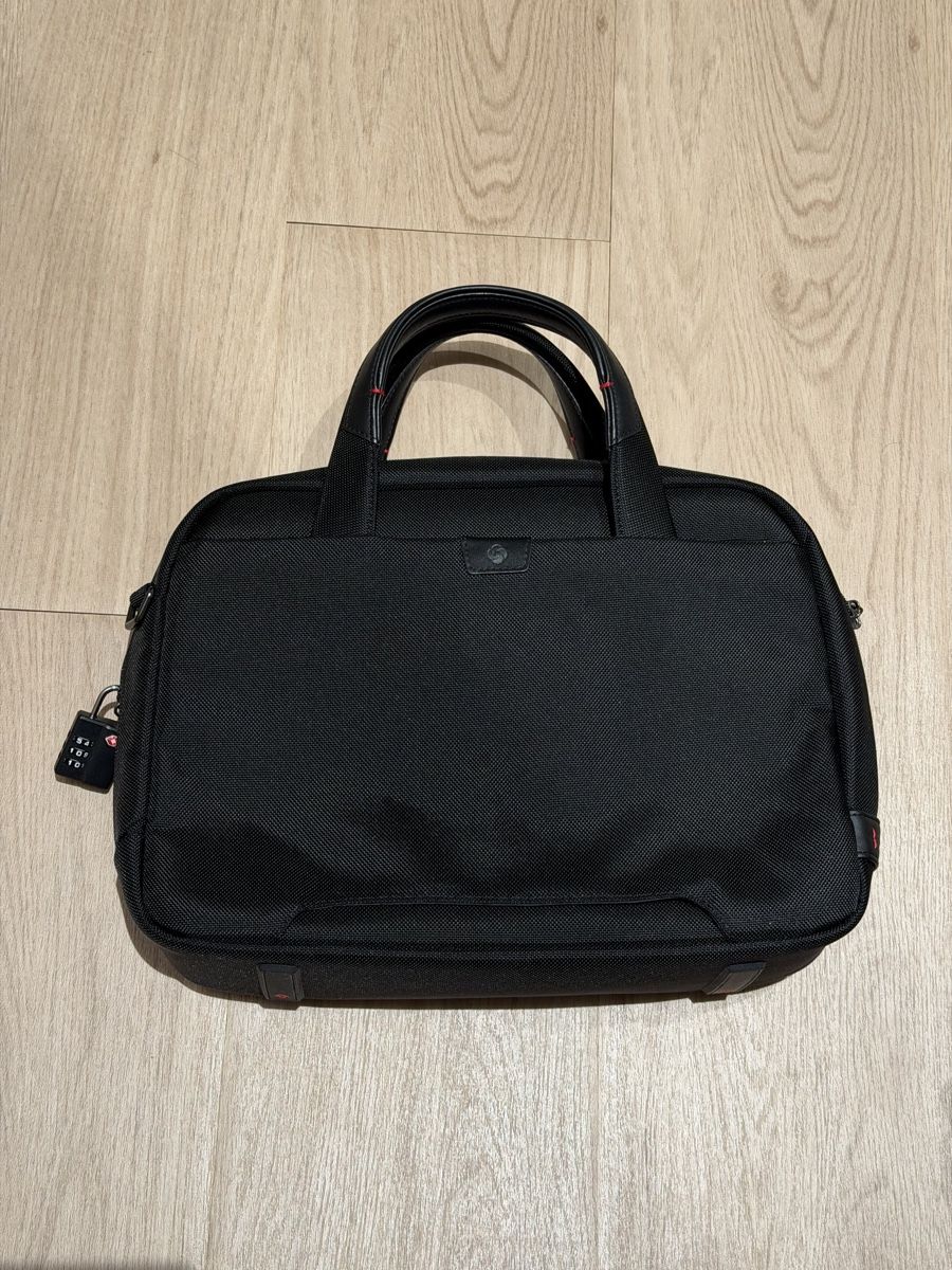 Samsonite Borse: Samsonite Pro-DLX 5 laptop bag – Usato da Lausanne venduto da its_zl9h 2