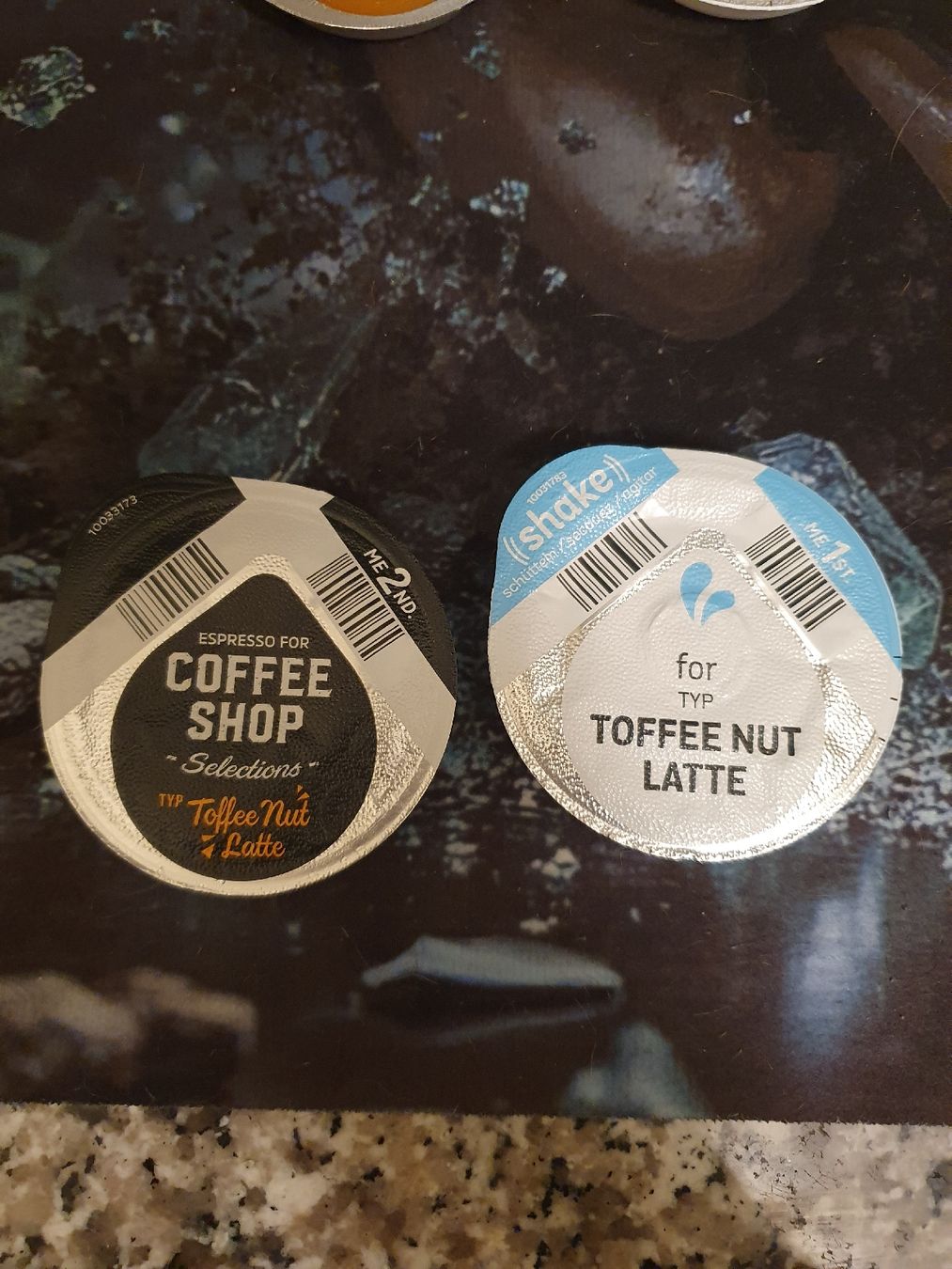 Cibi & Specialità: Toffee Nut Latte - Coffee Shop Selections – Nuovo (secondo la descrizione) da Kloten venduto da Tatsuya7777777