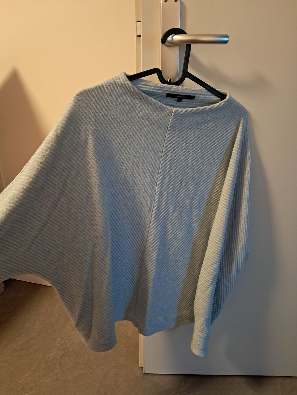 Someday Maglioni & Felpe: Someday hellblauer Pullover  – Usato da Uster venduto da sop_2fxk