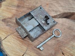 1 antikes Möbel Schloss mit Schlüssel, DM5cm (3843#MBS3)