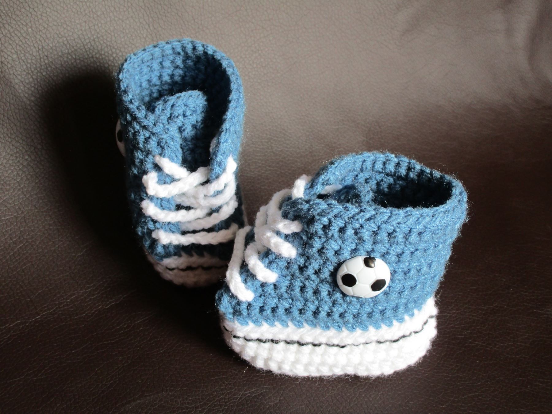 Sonstiges für Kind & Baby: Babyschuhe Hand gehäkelt (9cm) – Neu (gemäss Beschreibung) aus Leuk Stadt von Simone_RZ 2