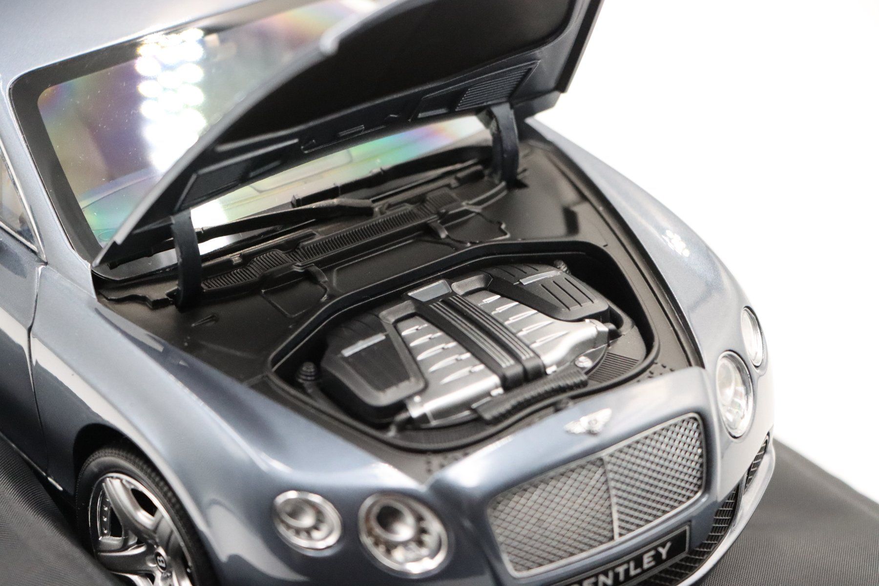 Bentley Modellautos: Bentley Continental GT 2011 1:18 Minichamps – Neu und originalverpackt aus Bühl b.Aarberg von modelldiecast 8