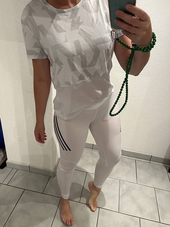 Lots de vêtements: Damen Sportkleiderpaket Grösse M  – D'occasion à Unterägeri par mar_96hk 2