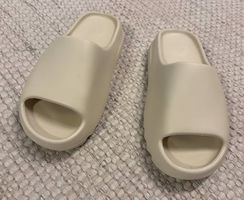 Adidas Yeezy Slide Bone - EU 44.5