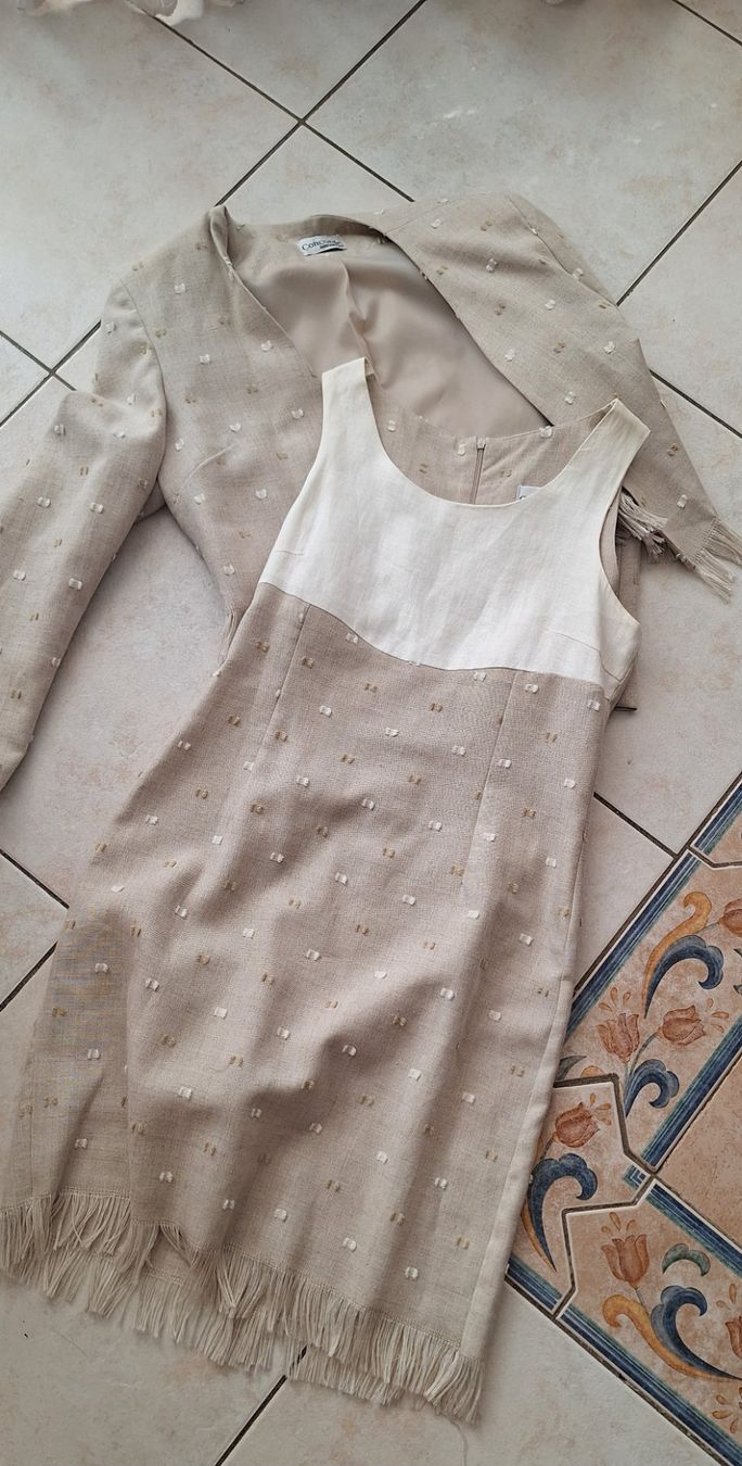 Vestiti: Robe et veste beige 38 – Usato da St-Triphon venduto da Jldr0 5