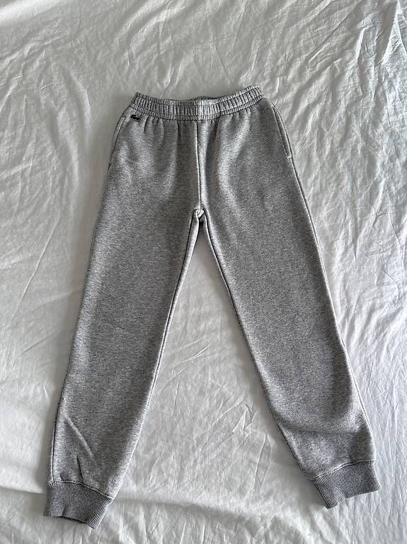 Lacoste Pantaloni: pantalon Lacoste – Nuovo (secondo la descrizione) da Sion venduto da nao_2cg5