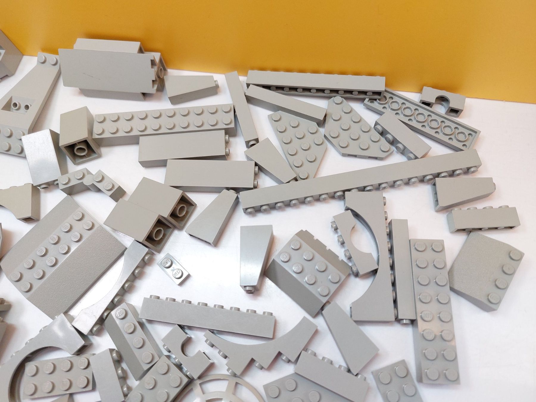 Lego Kit di costruzioni: LEGO System Ersatzteile in altem hellgrau - Farbton – Usato da St.Gallen venduto da TinasBauundSpiel 4