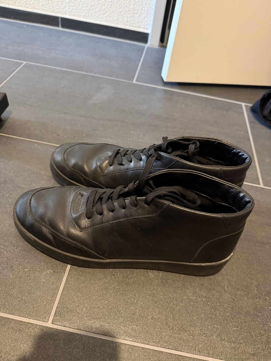 Massimo Dutti Scarpe da uomo: Schwarze Leder-Sneakers von Massimo Dutti Studio, Grösse 45 – Usato da Zürich venduto da alpazets 1