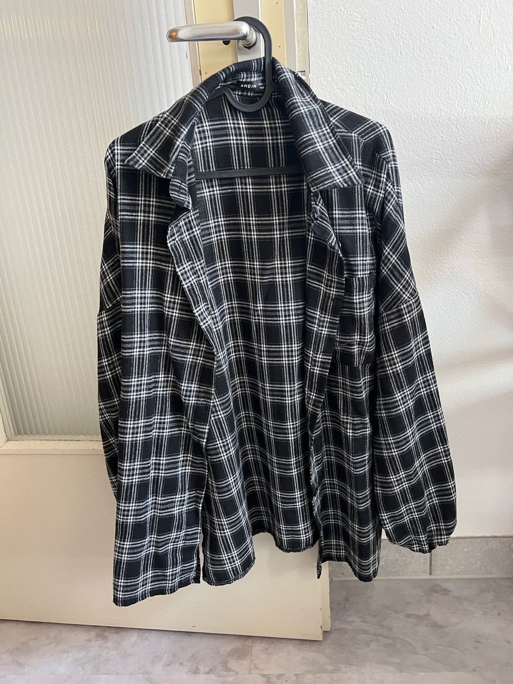 Shein Camicette: Shein Hemd – Usato da Kirchberg BE venduto da lea_kb6y