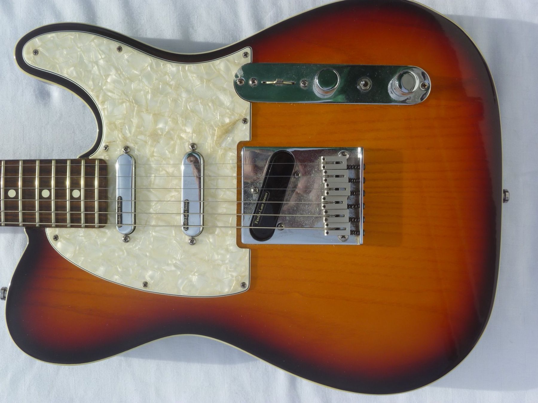 Strumenti musicali: Telecaster Plus Sunburst Bound Gitarre – Usato da Sursee venduto da Benevol 3