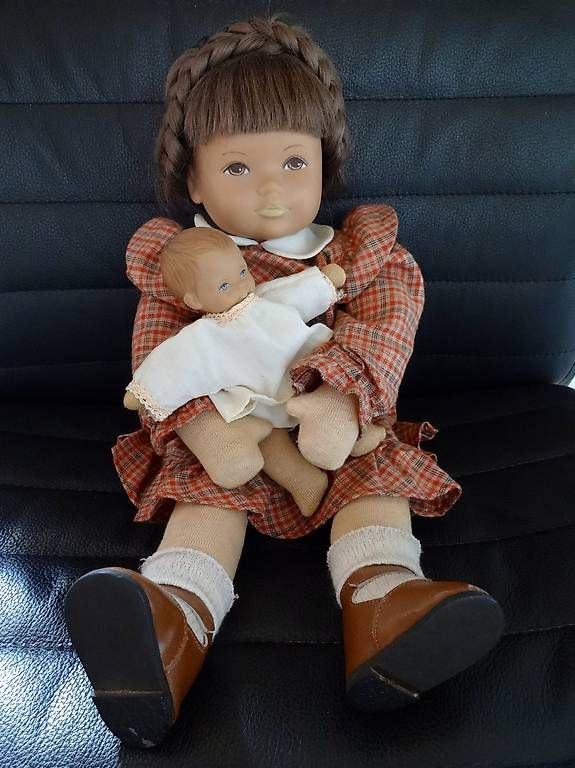 Bambole: Heidi Ott Puppe mit "Bäbeli", original – Usato da Zürich venduto da minipila