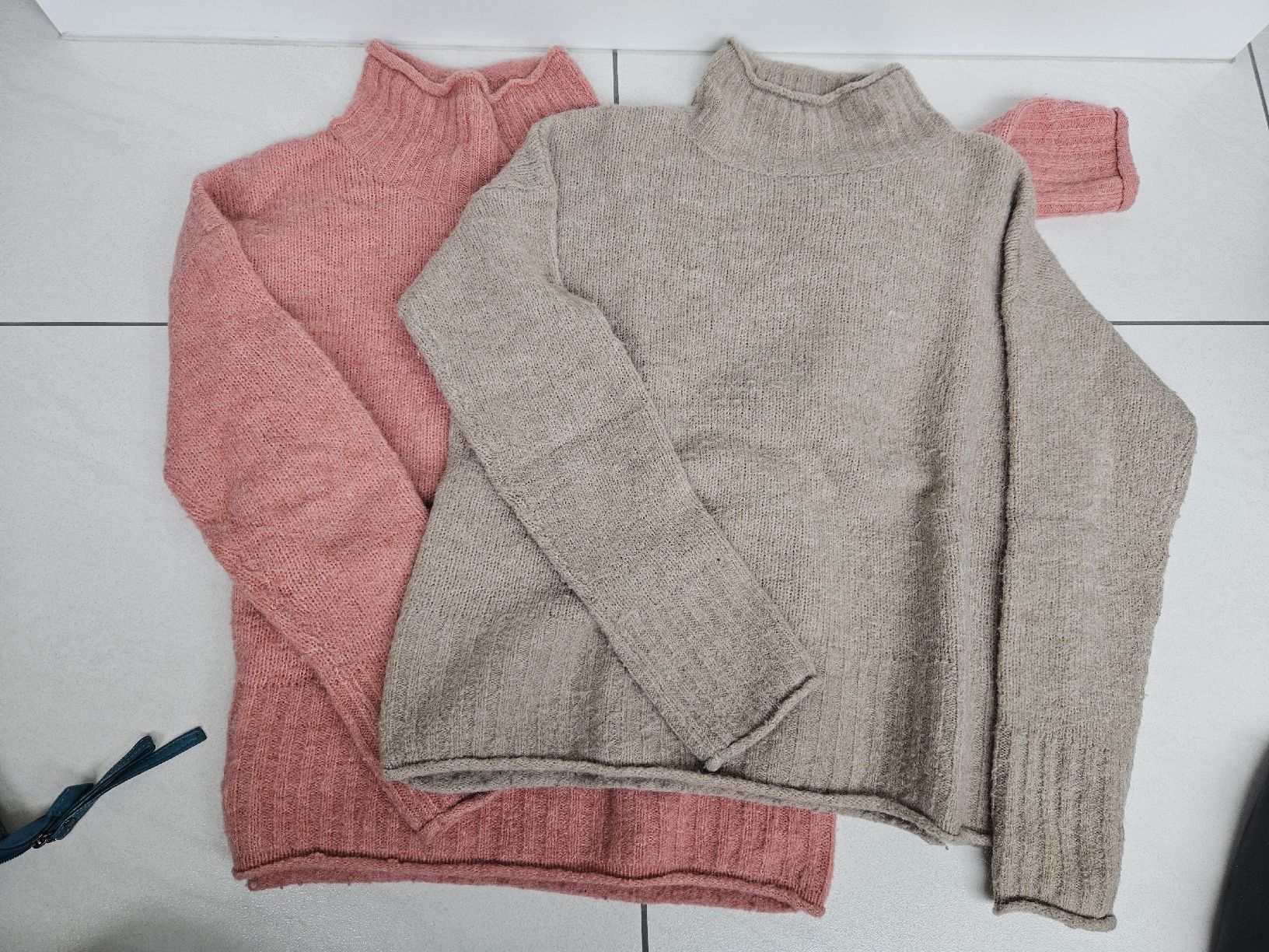 Pulls & Sweat-shirts: Pullover Damen Rollkragen zwei Stück Grösse S – D'occasion à Oftringen par Mrg3 1