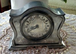Kamin/Tisch Uhr in 95% Fein Zinn