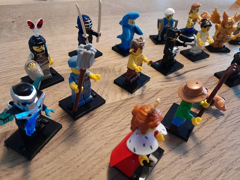 Lego Spielzeuge: Lego minifigures série 15 – Gebraucht aus Bercher von tonicee 2