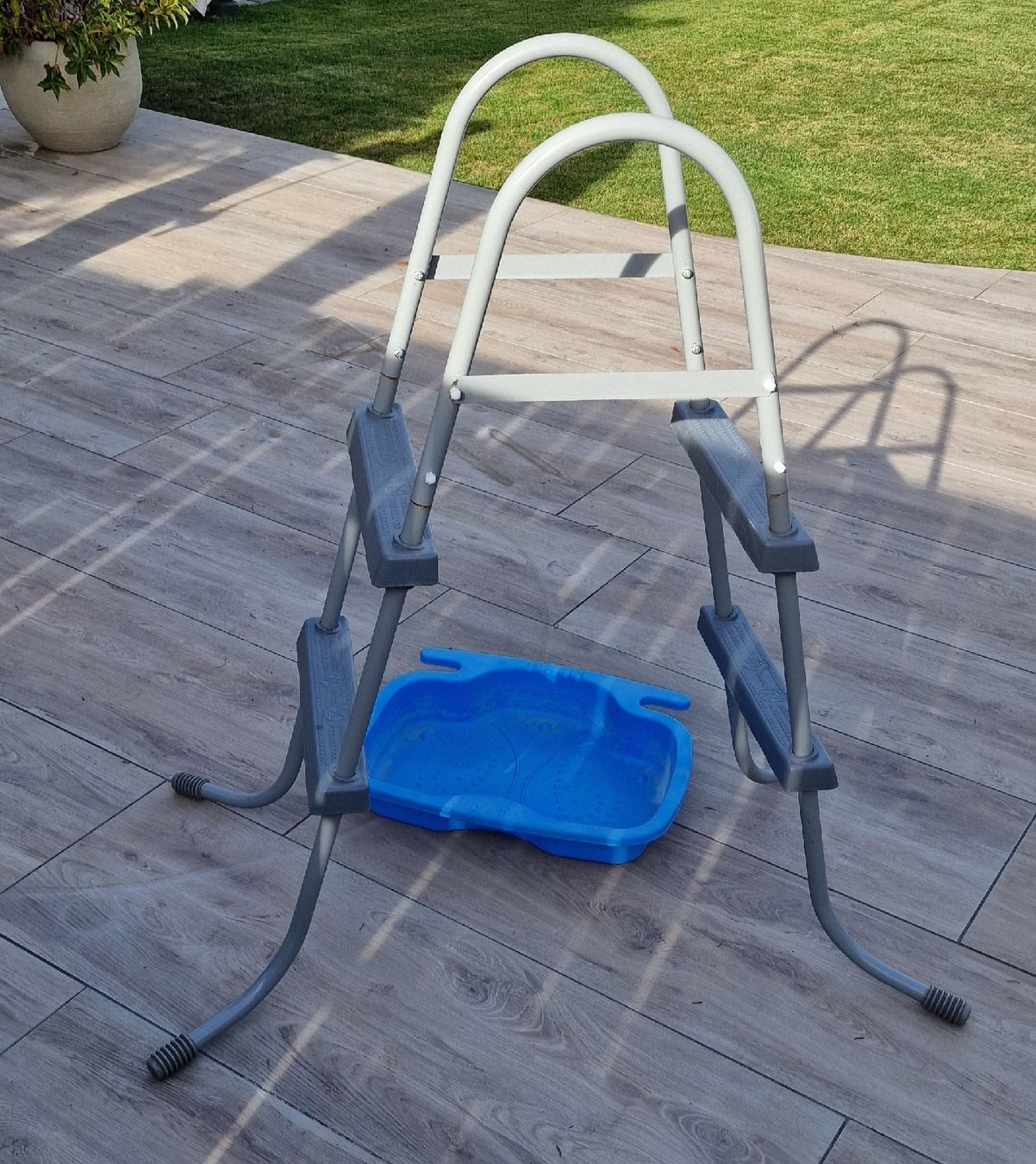 Bestway Scale: Poolleiter inkl. Fusswanne – Usato da Suhr venduto da Sbume 1