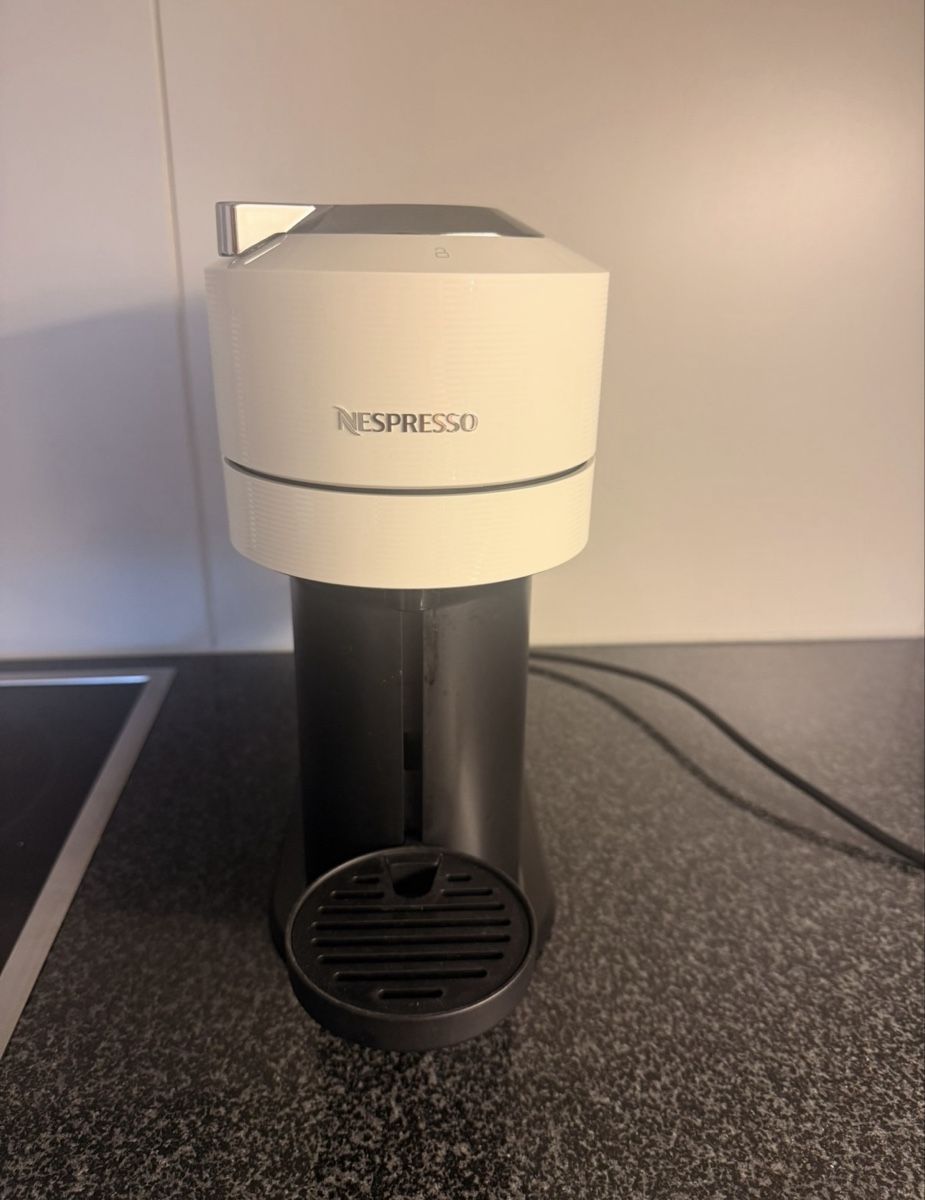 Nespresso Macchine per caffè & Macchine per espresso: Nespresso Maschine – Usato da Aarau venduto da Barca1993