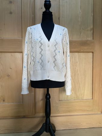 Only Strickjacke, Gr.M, Stickerei, Blumenmuster, Neu!