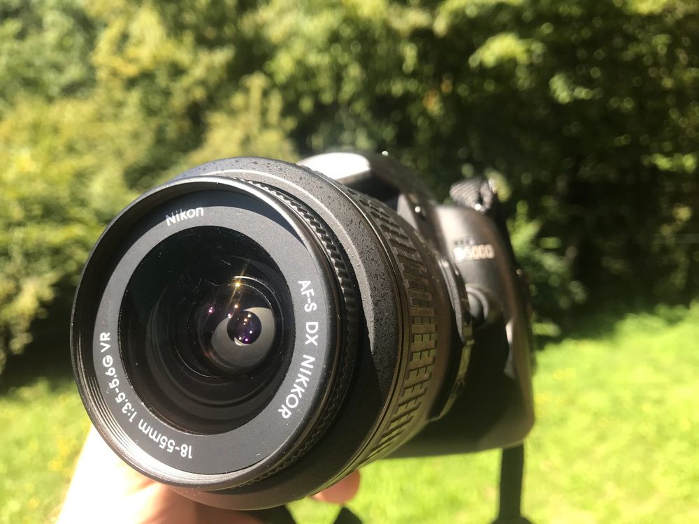 Nikon D5000 + Nikkor AF-S DX 18-55mm 3.5-5.6G VR (Gebraucht) in Onex ...