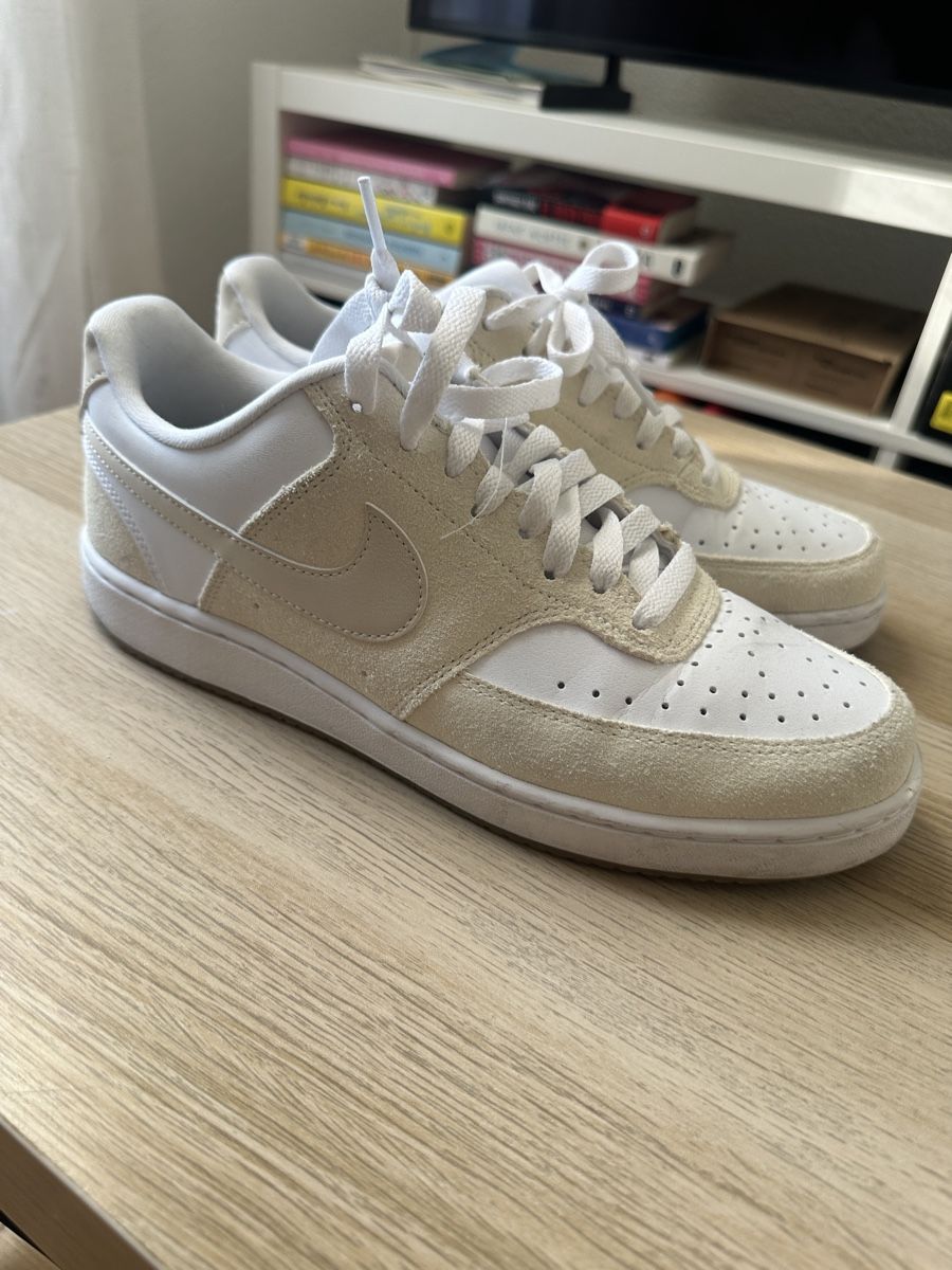 Nike Chaussures hommes: Nike AirForce 42 – D'occasion à Lausanne par lui_d9g6 4