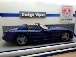 Dodge Viper RT 1/43 in handgefertigter Präsentationsvitrine