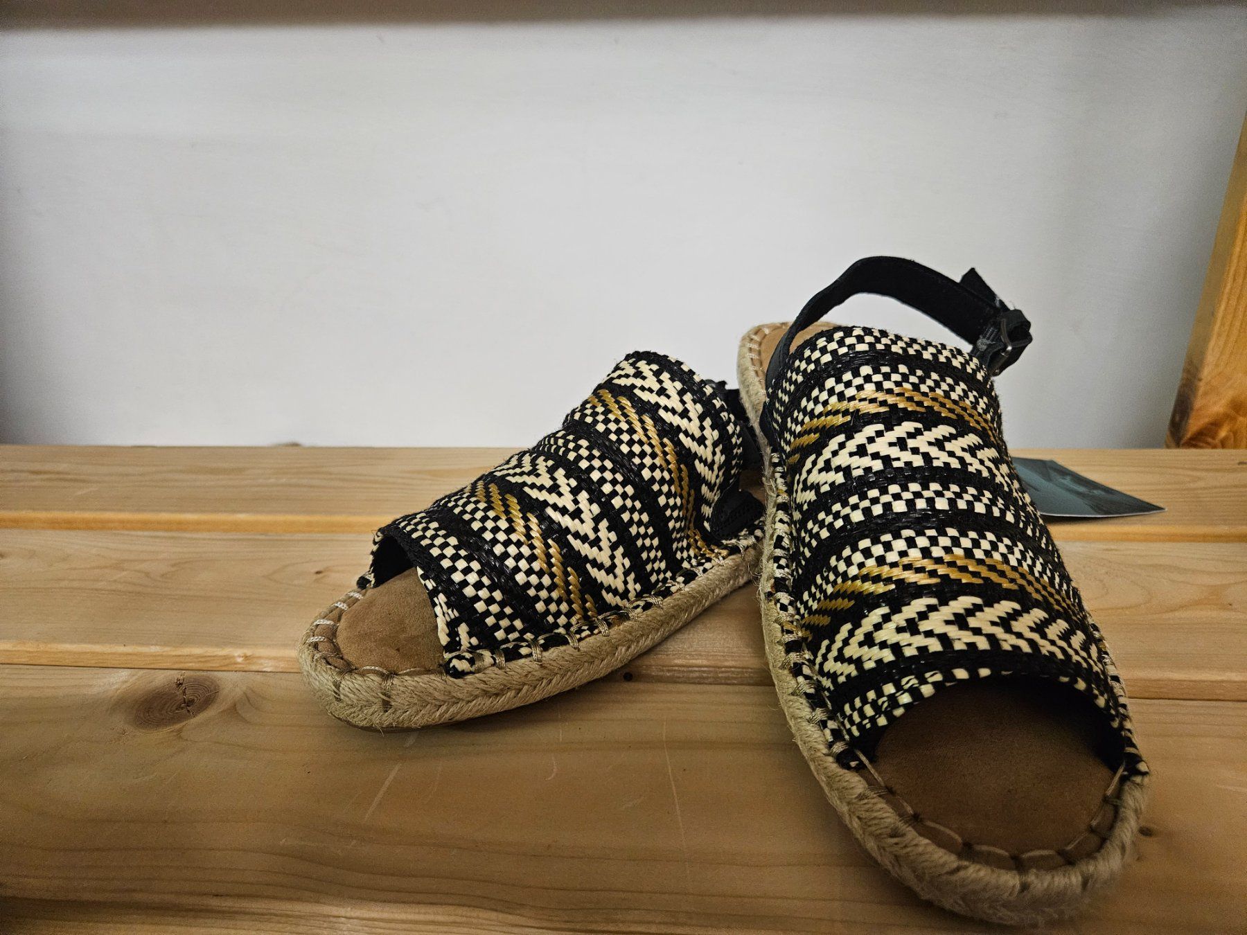 Toms Damenschuhe: Sandalen – Neu (gemäss Beschreibung) aus Brunnen von Wrango