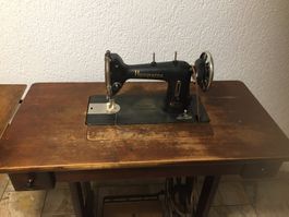 alte Tretnähmaschine Husqvarna