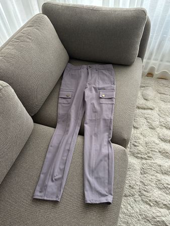 Halara Set: Oberteil und Hose, Lila, Grösse M, Neu mit Etike