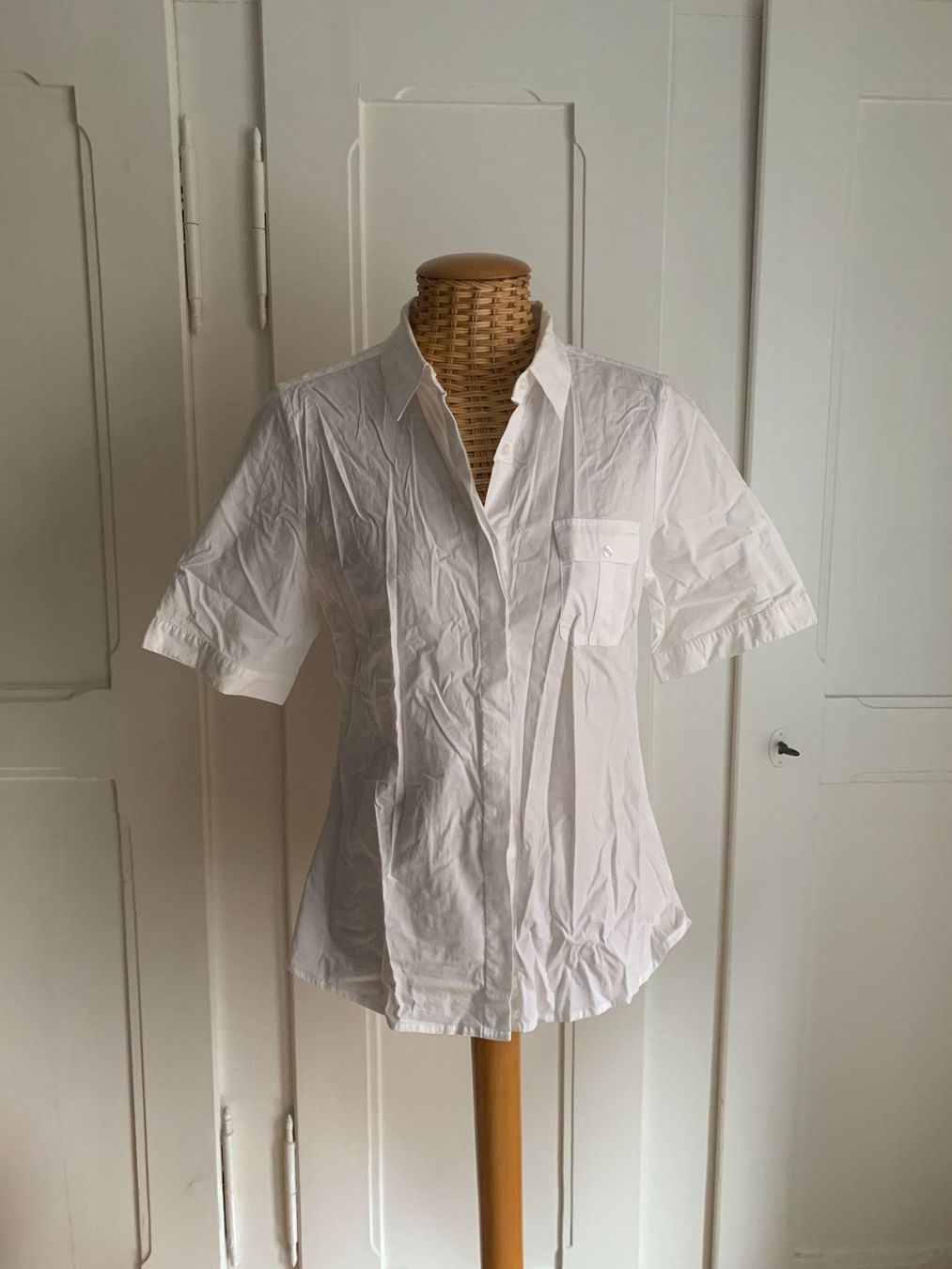Globus Blusen: GLOBUS - Bluse weiss 40 – Gebraucht aus Zürich von Diazaio