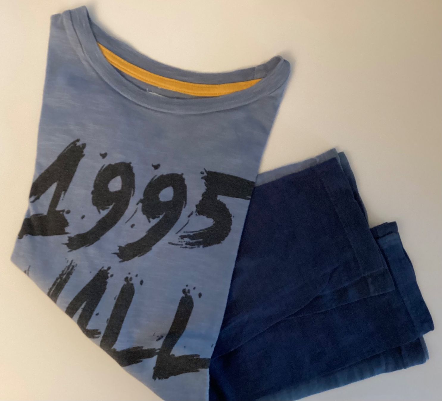 H&M Pulls et sweat-shirts: Langarmshirt blau Gr. 128/140 – D'occasion à Wagen par papai1 2