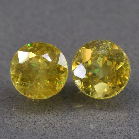 1,51 ct Sphène naturel, éclat diamant / Paire