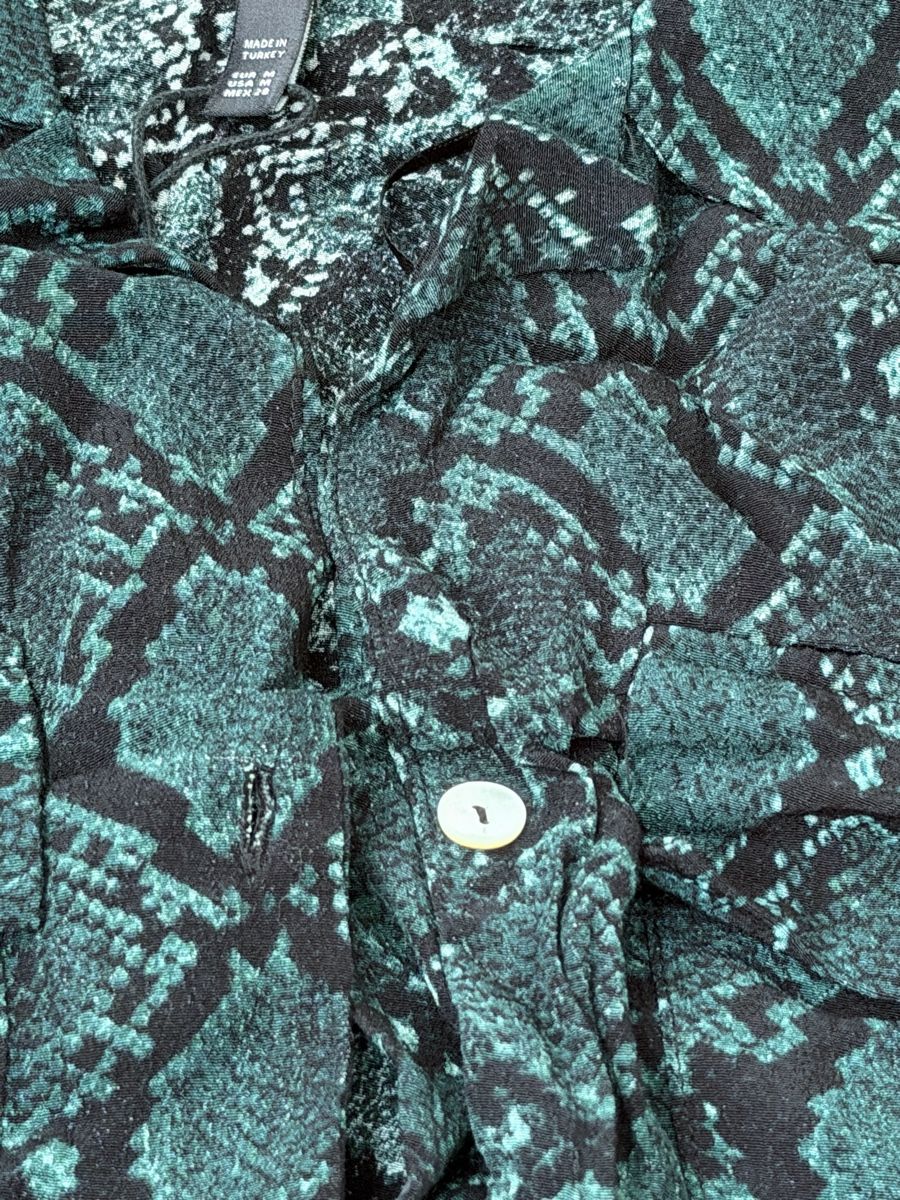 Zara Camicette: TRF Bluse mit Schlangenmuster, Gr. M, Top Zustand! – Nuovo (secondo la descrizione) da Jona venduto da biy_f8qm 2