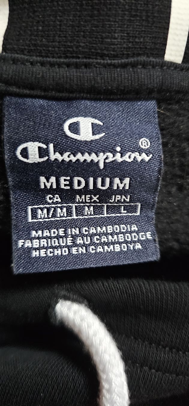 Champion Maglioni & Felpe: Champion Pullover schwarz Grösse M – Usato da Ferden venduto da jemyce 5