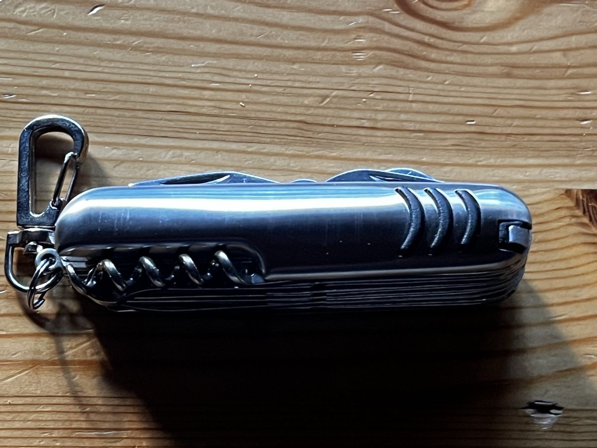 Coltelli tascabile: Praktisches Adventure Ridge Multitool mit Etui, neuwertig – Nuovo (secondo la descrizione) da Grindelwald venduto da IseLune 1
