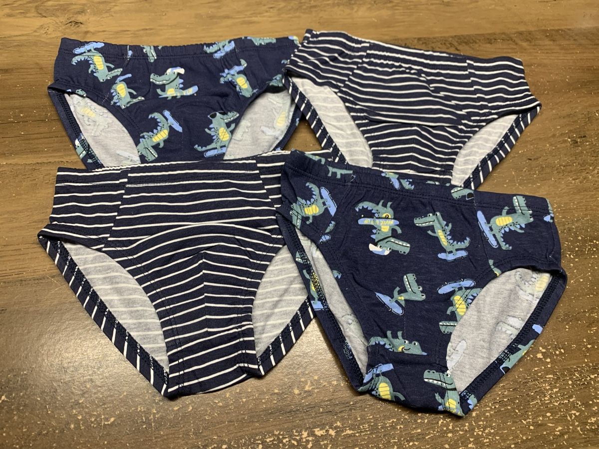Biancheria intima: 4er Set Unterhosen Gr. 110/116 – Usato da Buus venduto da 2013dp
