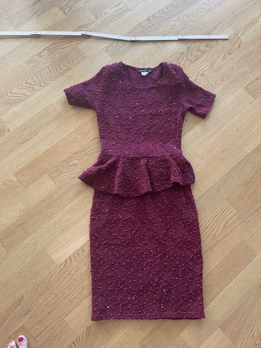 Vestiti: Festliches Kleid mit Pailletten Gr. S – Usato da Rüschlikon venduto da Lajniii
