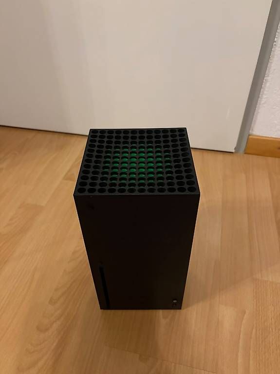 Konsolen: XBOX Series X mit 2 Controllern  – Gebraucht aus Bazenheid von ChristianGr 1