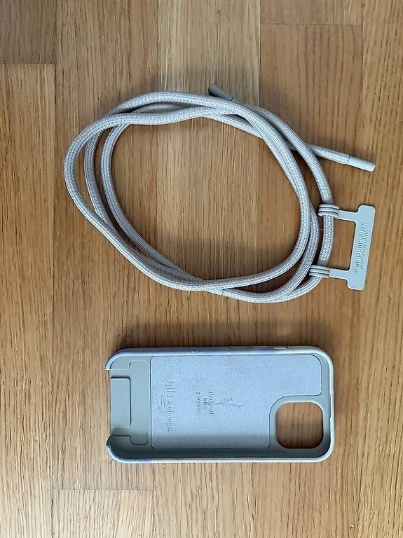 Apple Cover & Protezioni schermo: iPhone Hülle mit Tragekette – Usato da Fislisbach venduto da jil_67kt 1