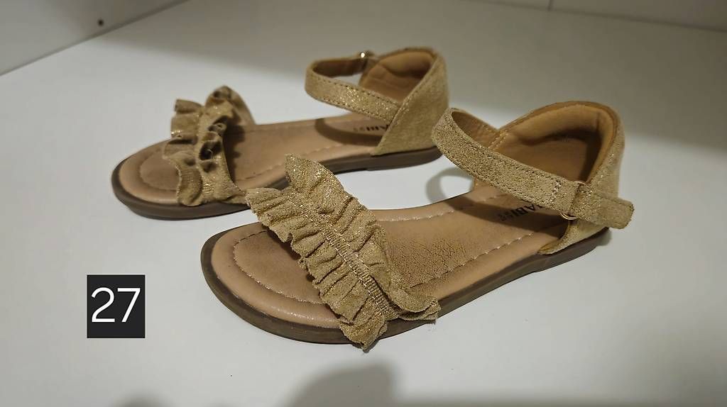 Scarpe per ragazze: Scarpe 27 bambina – Usato da Bellinzona venduto da dar_fyq9