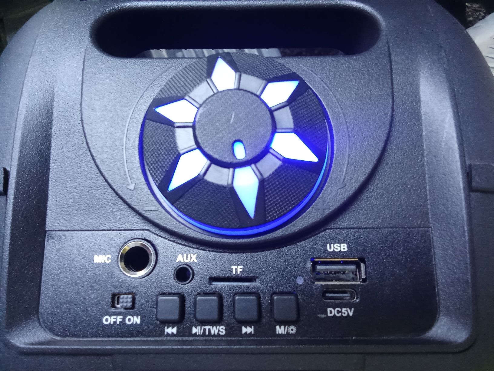 Casse acustiche: Bluetooth Lautsprecher Bontempi 49 1020 mit Licht. – Usato da Erstfeld venduto da Tomalov 1