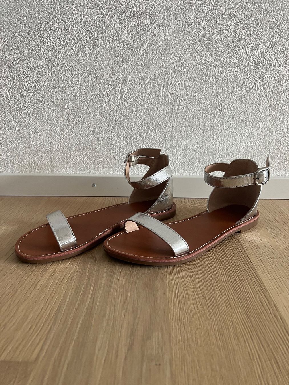 Scarpe da donna: Sandalen silbrig – Nuovo (secondo la descrizione) da Vaduz venduto da Christina_97 2