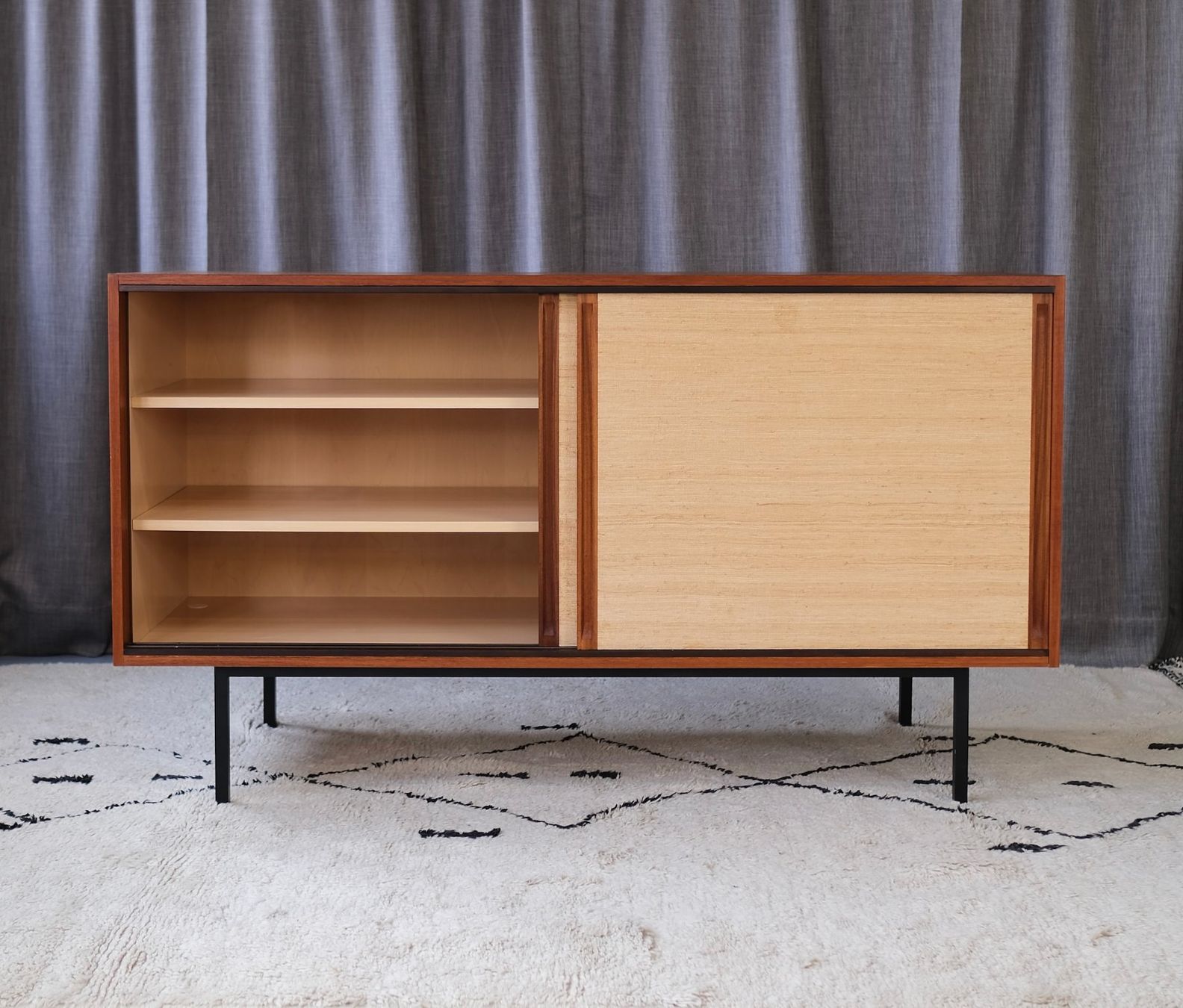 Cassettiere: Dieter Wäckerlin Sideboard von Behr Möbel 1958 – Usato da Bern venduto da Zmodern_VIN 2