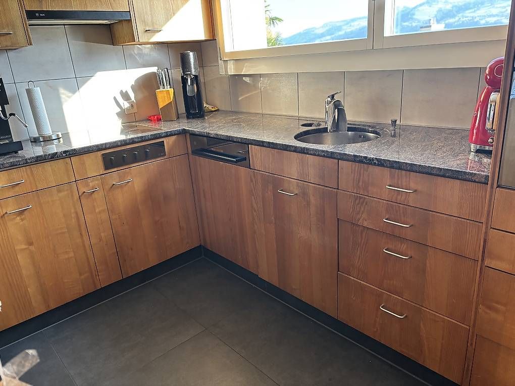 V-Zug Cucine complete: Massivholz Einbauküche mit Geräten – Usato da Spiez venduto da mea01 2