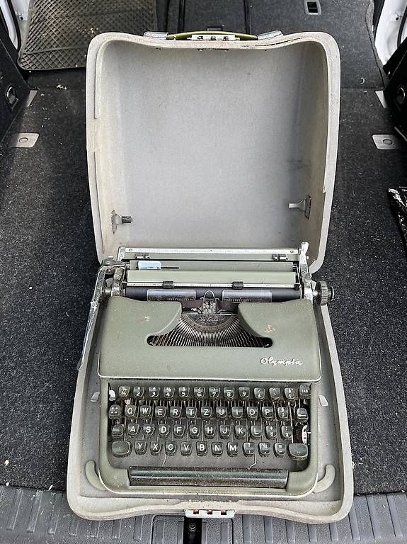 Macchine da scrivere: Olympia Deluxe Schreibmaschine – Usato da Möriken venduto da Niklaus74 1