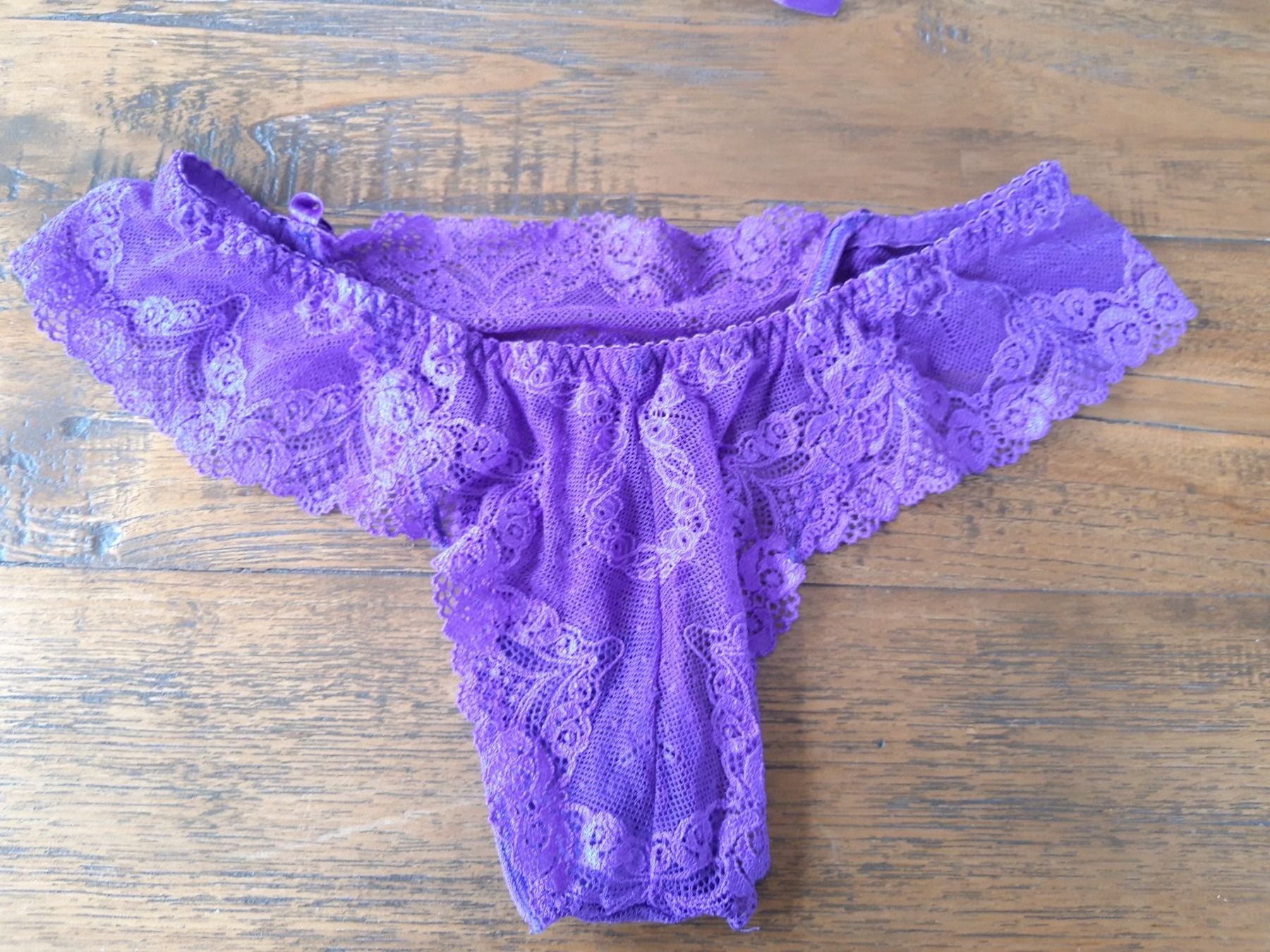 Altra biancheria intima: Violettes Set BH, Tanga, Strapsengürtel Spitze – Usato da Feuerthalen venduto da tanatha_st 5