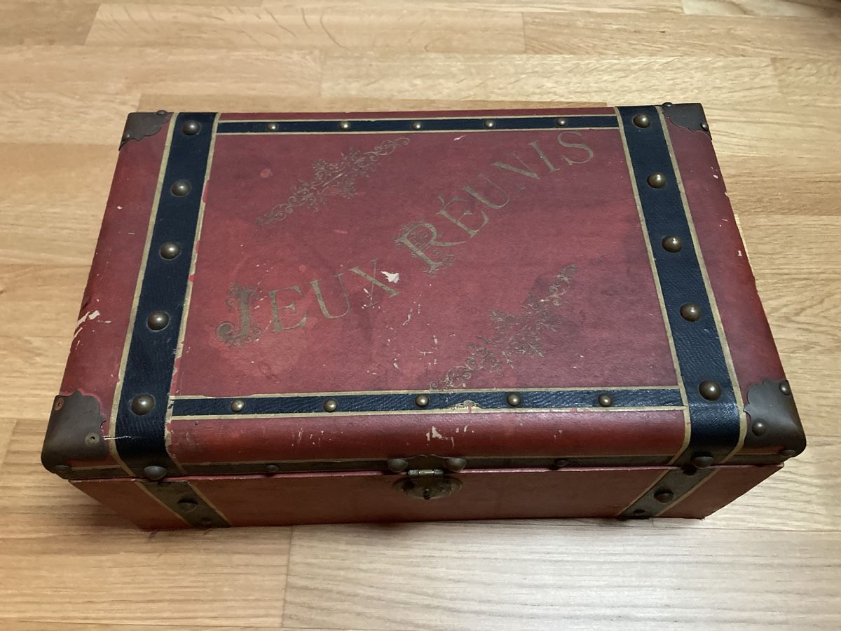 Giochi: Antiker Spielkoffer – Usato da Burgdorf venduto da Nouralex