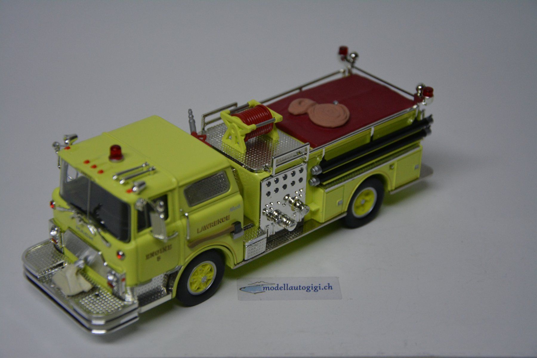 Kit di modellismo & Modellini statici: Mack CF Pumper - Lawrence MA, Corgi 1:50 – Nuovo e nell'imballaggio originale da Goldach venduto da Feivel9 2