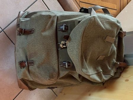 Militaire sac à dos vintage avec sac à pain et accessoires